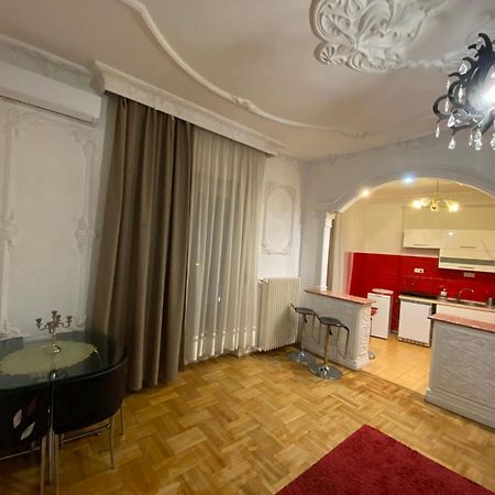 Apartment With Balcony And Ac Next To Danube Budapesta Exterior foto